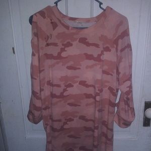 3/4 sleeve with cross straps down the arms